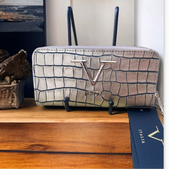 Versace Leather Wallet - Picture 8 of 11